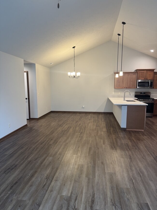Building Photo - 6349 S 7th Pl
