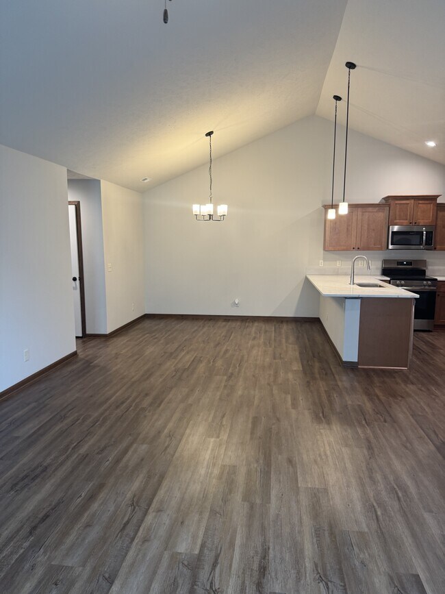 Building Photo - 6355 S 7th Pl
