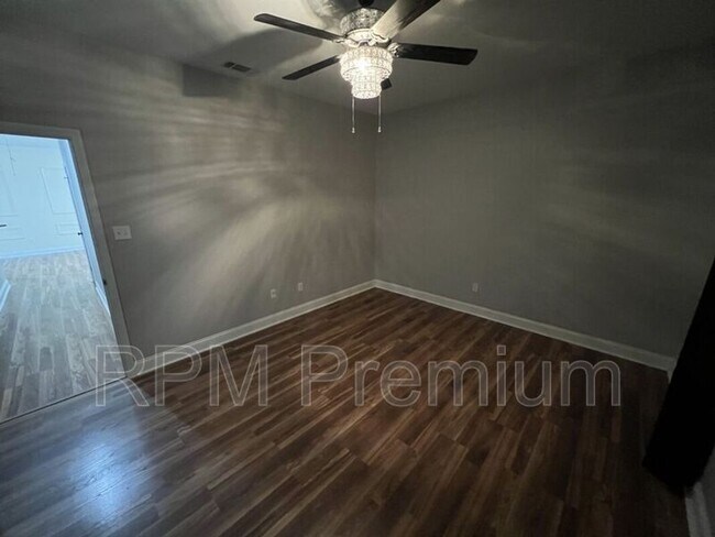 Building Photo - 8429 Florida Blvd