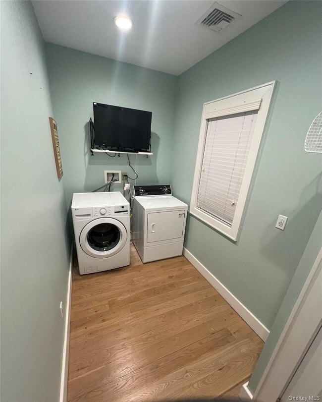 Building Photo - 69 S Bay Ave