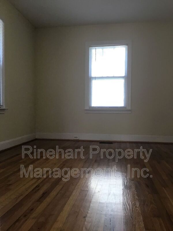 Building Photo - 868 Bradley St