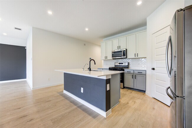 Building Photo - 29910 Ousel Falls Ln