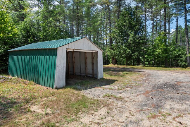 Building Photo - 826 New Hampshire Rte 175