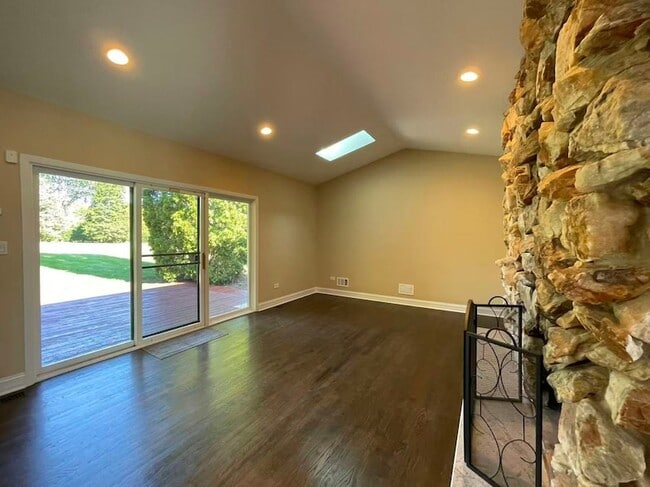 Building Photo - 406 S Lauder Ln