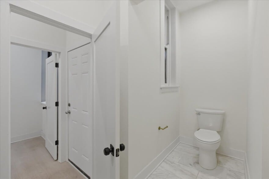 Building Photo - 4004 N Bell Ave