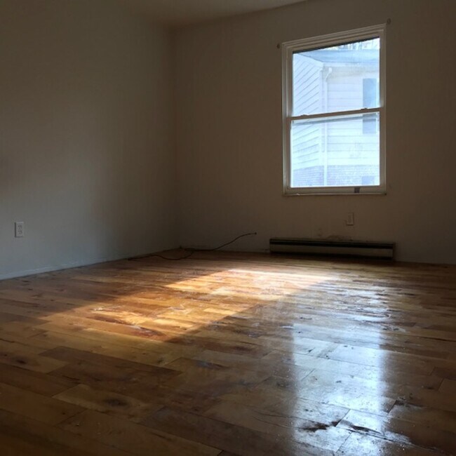 Building Photo - 705 Bunker Hill Rd