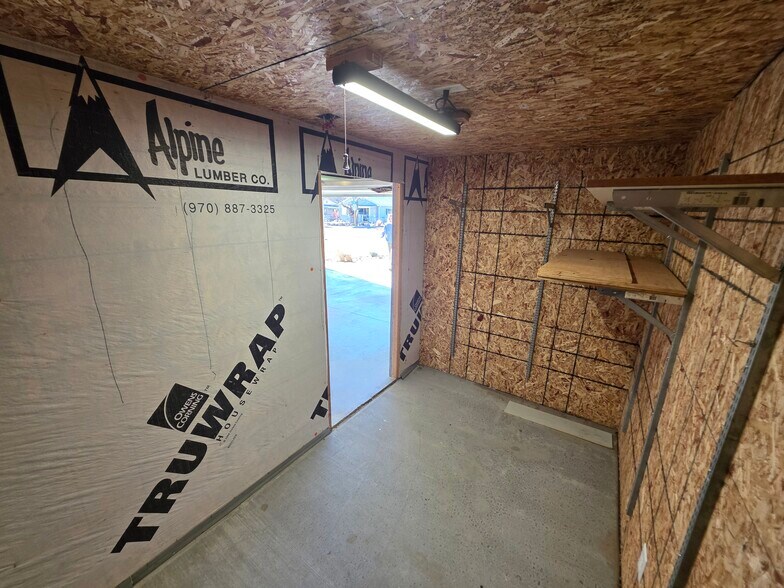 Building Photo - 308 N Mulberry St