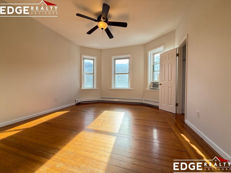 Building Photo - 28 Litchfield St