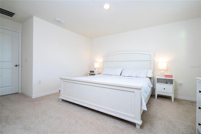 Building Photo - 12032 Holystone St