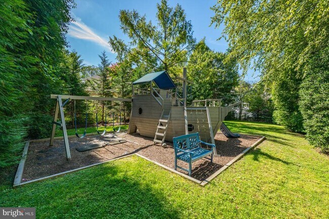 Building Photo - 8305 Fox Haven Dr