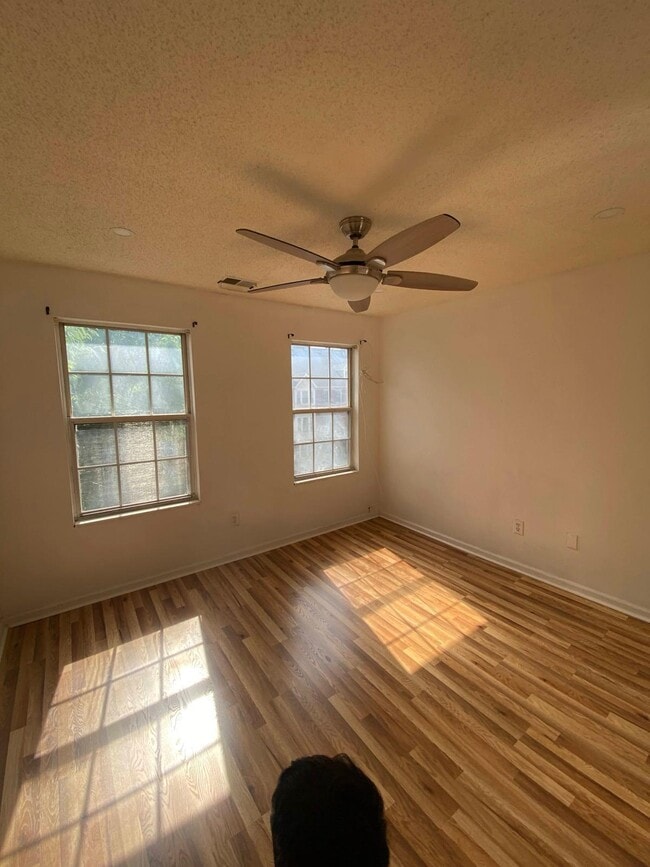 Building Photo - 40 Walnut St