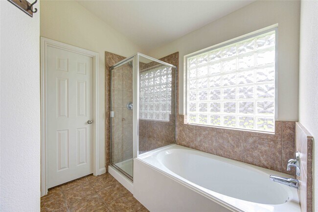 Building Photo - 5115 Trevors Trace Ln