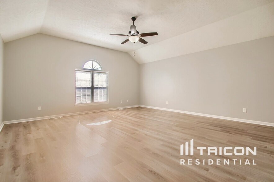 Building Photo - 133 Walton Village Dr