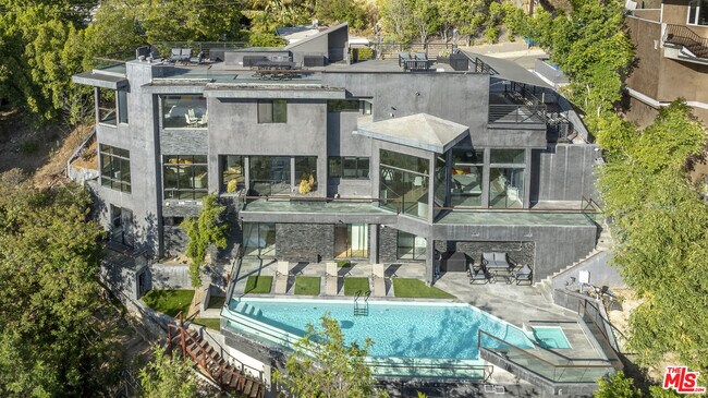 Building Photo - 2271 Gloaming Way