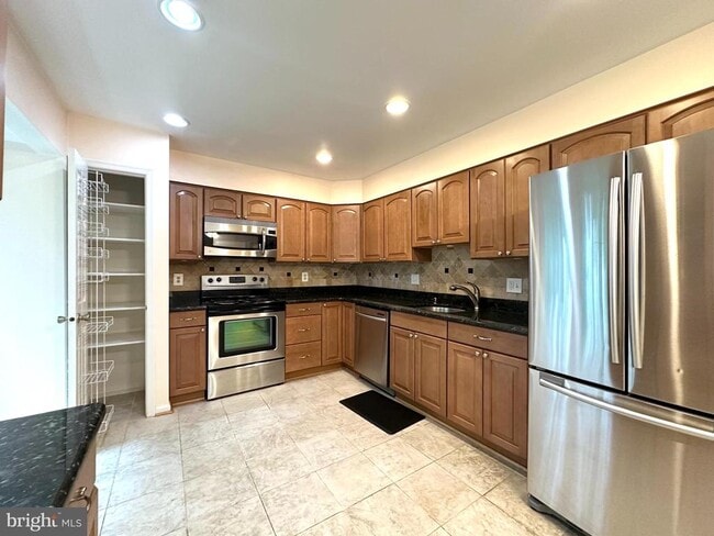 Building Photo - 5127 Kenside Ct