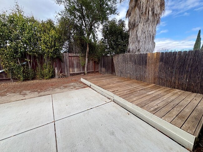Building Photo - 3 Bedroom 2 Bath Single story home in Antioch