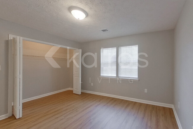 Building Photo - 401 Beaver Pointe Dr