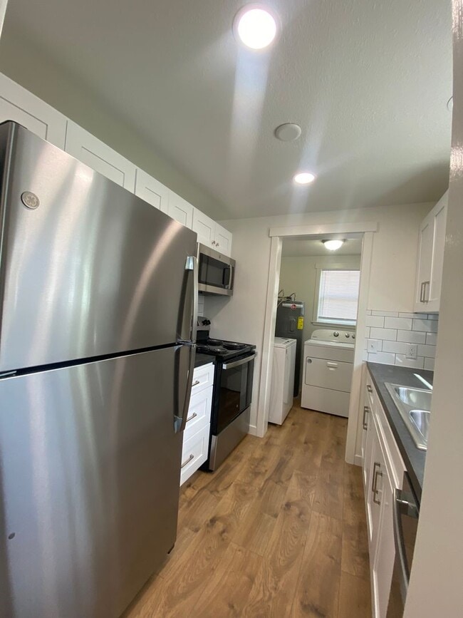 Building Photo - ? Fully Remodeled 1 Bed / 1 Bath Home Near Franklin Park ?