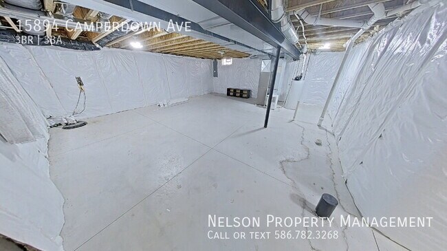 Building Photo - 15894 Camperdown Ave