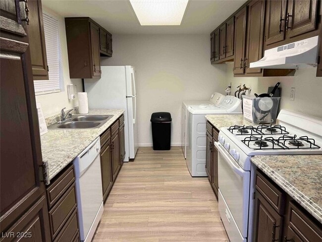 Building Photo - 4640 Koval Ln