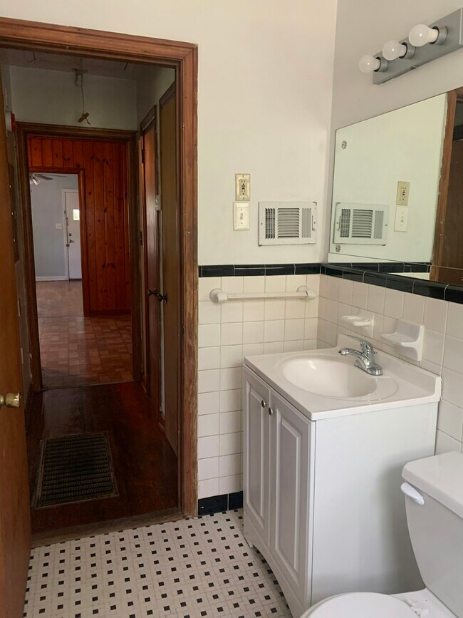 Building Photo - 117 Shadowmoor Dr