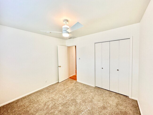 Building Photo - Light, Bright, and Recently Updated, this ...