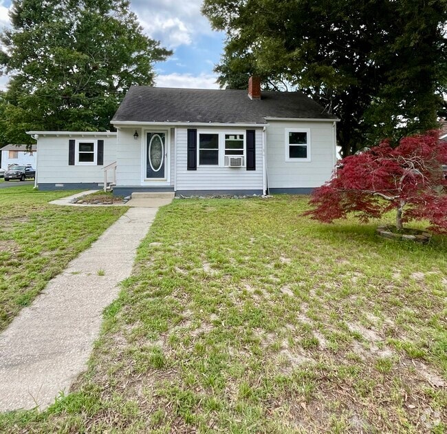 Building Photo - 200 Woodcrest Ave