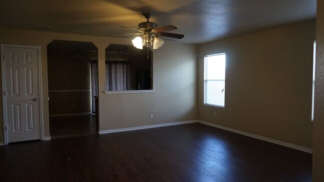 Building Photo - 2603 John Porter Dr