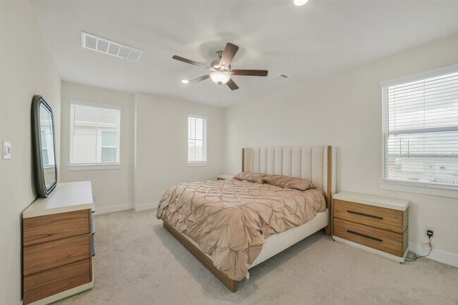 Building Photo - 7834 Swooping Swallow Ln