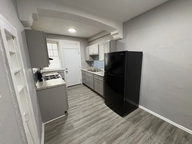 Building Photo - 5345-49 Cabanne