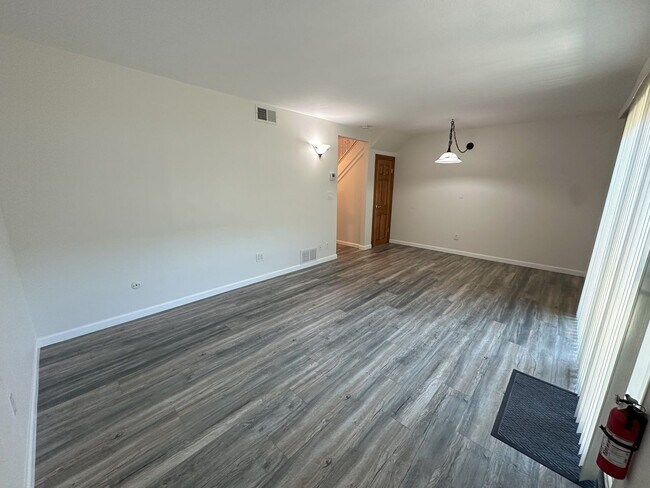 Building Photo - 152 Glover Ave