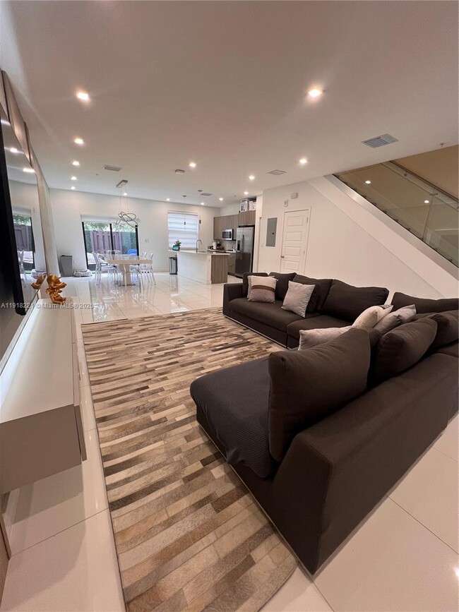 Building Photo - 10431 NW 82nd St