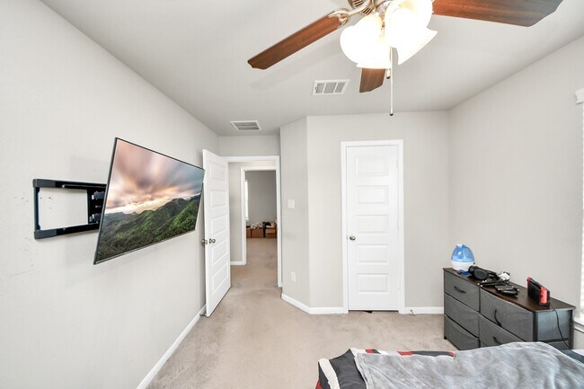 Building Photo - 6302 Prince Pl Dr