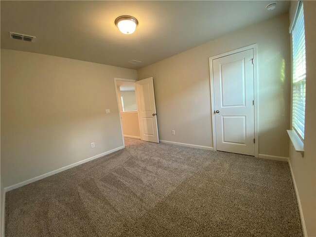 Building Photo - 234 Wells Cir