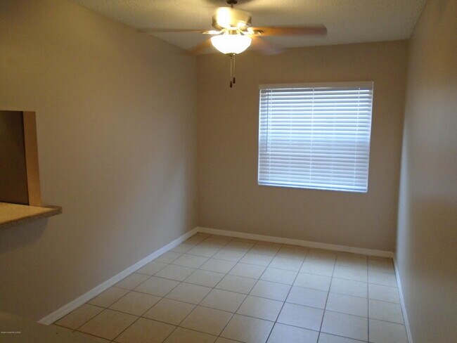 Building Photo - 255 Spring Dr