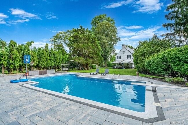 Building Photo - 5 Kohlsaat Ct