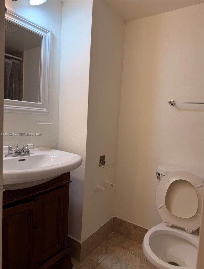 Building Photo - 1805 Sans Souci Blvd