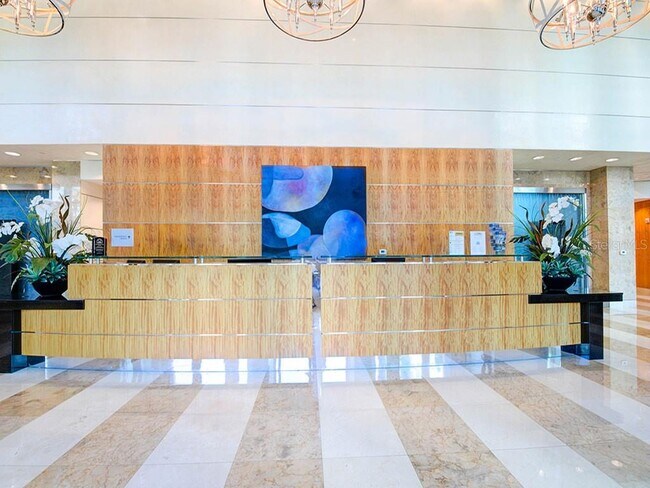 Building Photo - 400 Beach Dr NE