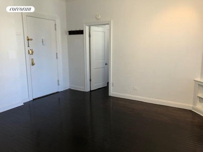 Building Photo - 55 E 93rd St