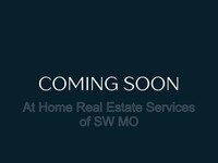 Building Photo - 1911 N Old Orchard Ave