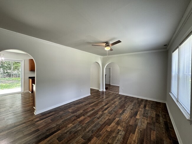 Building Photo - 510 Redwood Pl