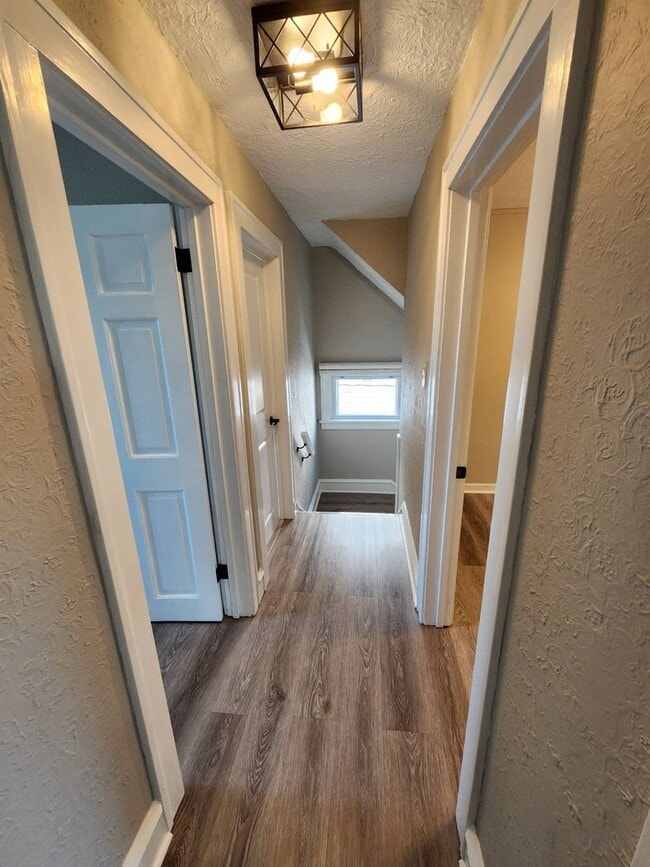 Building Photo - Newly Renovated 3-Bedroom Property in Prim...
