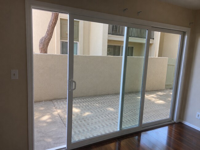 Building Photo - 5510 Armitos Ave