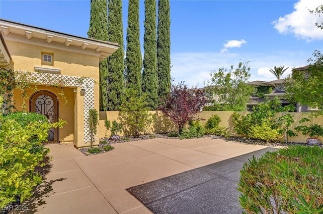 Building Photo - 209 Surtees Point St