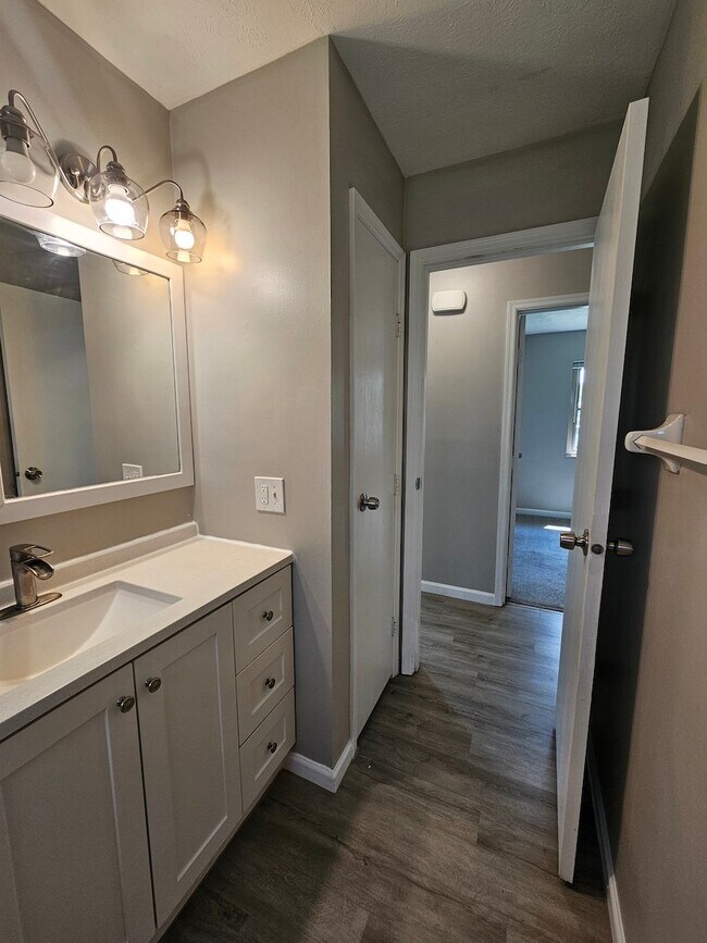 Building Photo - 7779 Cedar Wood Cir