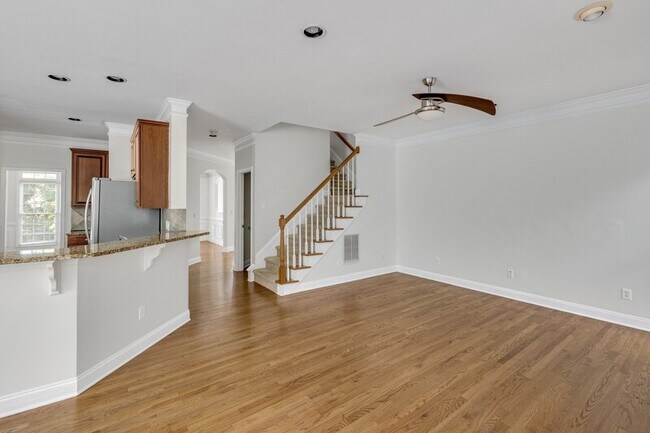 Building Photo - 1240 Dunwoody Cove