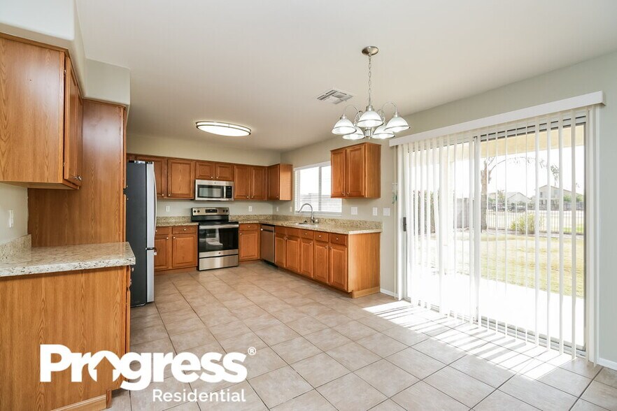 Building Photo - 2607 E Brooks St