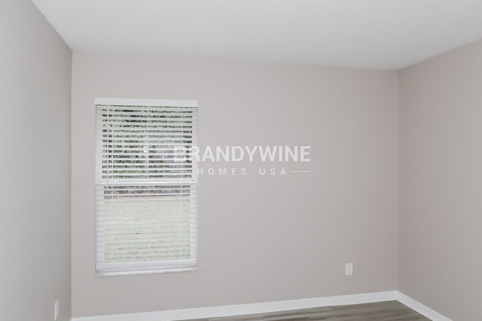 Building Photo - 110 Meadowglen Ct