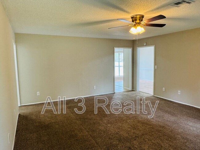 Building Photo - 4107 Beardsley Dr