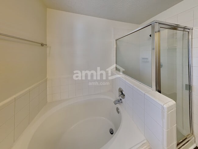 Building Photo - 26114 Cypresswood Dr